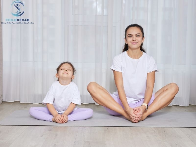 Cách Hỗ Trợ Trẻ Lệch Trục Chi Dưới Tại Nhà Phụ Huynh Nên Biết 2026 | ChildRehab