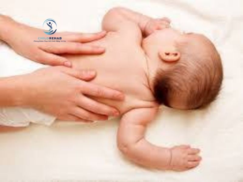 Trẻ Bị Vẹo Cổ Có Chậm Phát Triển Vận Động Không? 2026 | ChildRehab