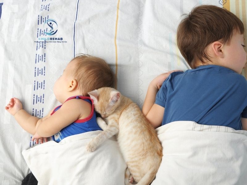 Vẹo Cổ Ở Trẻ Có Tự Khỏi Không? 2026 | ChildRehab