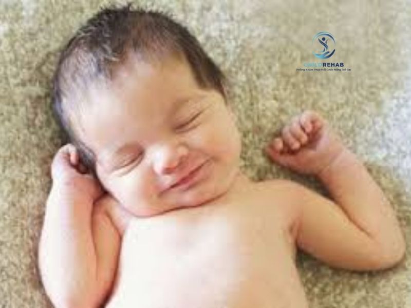 Trẻ Bị Vẹo Cổ Có Tiêm Hay Uống Thuốc Được Không? 2026 | ChildRehab