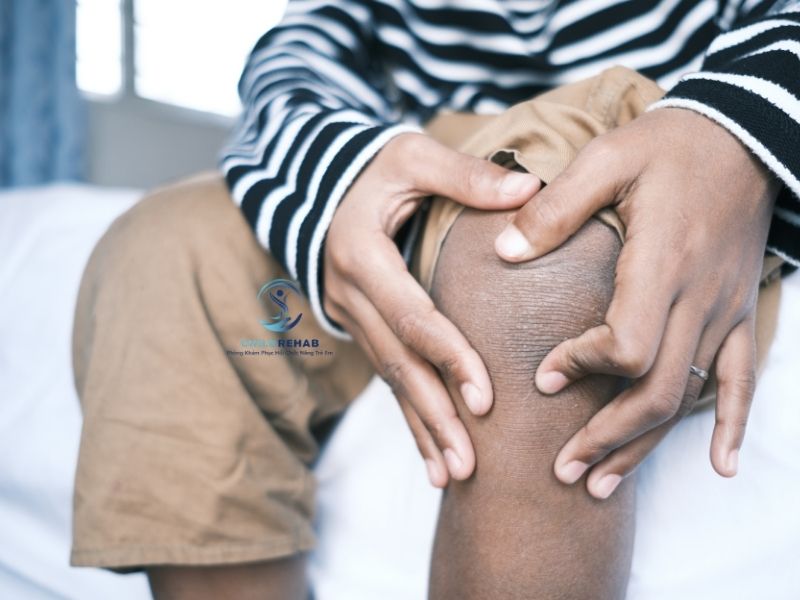 Bé Bị Chân Chữ X Có Tự Hết Không? Giải Đáp Phụ Huynh Cần Biết 2026 | ChildRehab