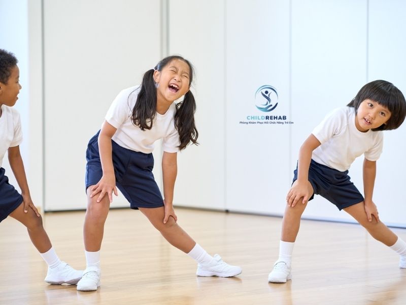 Chân Chữ X Ở Trẻ Và Những Hiểu Lầm Phổ Biến Nhiều Phụ Huynh Đang Mắc Phải 2026 | ChildRehab