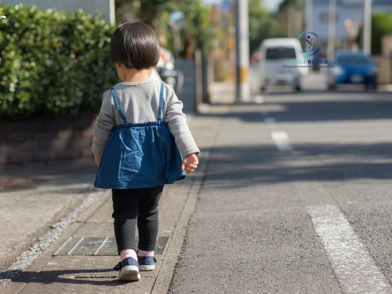 Chân Chữ X Ở Trẻ 1 Tuổi Có Bất Thường Không? 2026 | ChildRehab