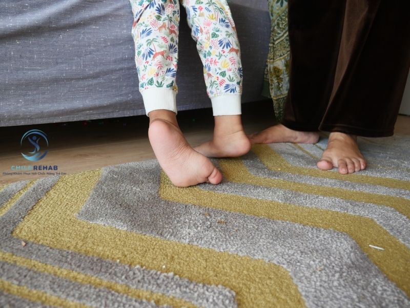 Trẻ Đi Bằng Mũi Chân Có Di Truyền Không? 2026 | ChildRehab