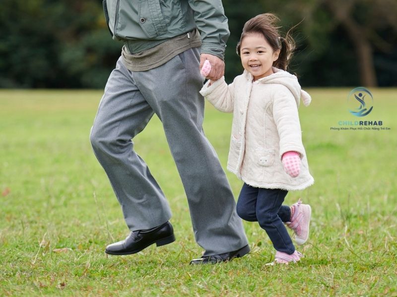 Trẻ 3 Tuổi Đi Bằng Mũi Chân Có Bất Thường Không? 2026 | ChildRehab