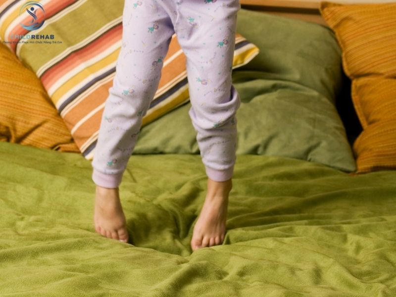 Mấy Tuổi Thì Trẻ Hết Đi Nhón Chân? 2026 | ChildRehab