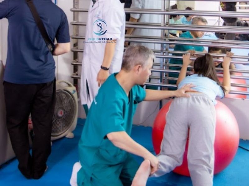 Chân Chữ O Ở Trẻ Điều Trị Như Thế Nào? 2026 | ChildRehab