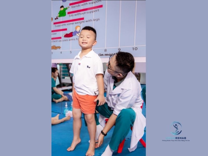 Trẻ Bị Chân Chữ O Có Ảnh Hưởng Đến Chiều Cao Và Dáng Người Sau Này Không? 2026 | ChildRehab