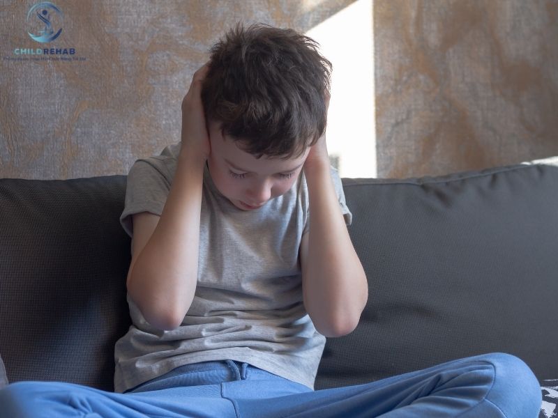 Trẻ Không Nhìn Mắt Có Phải Tự Kỷ Không? 2026 | ChildRehab