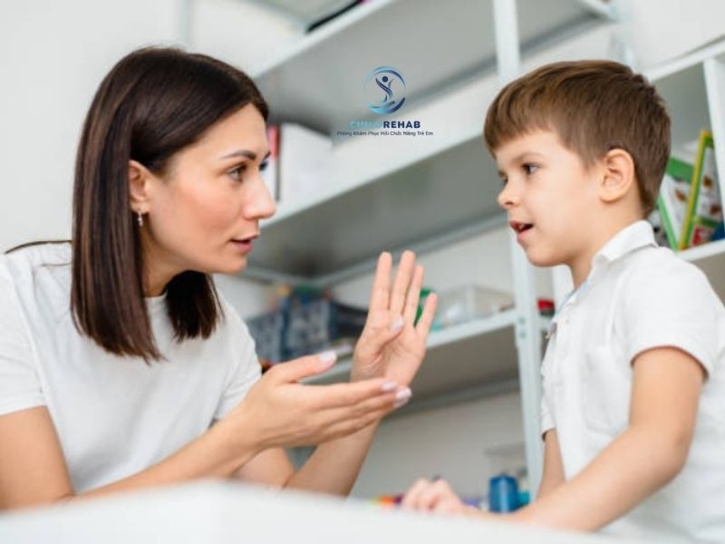 Trẻ Hiểu Nhưng Không Nói Có Phải Chậm Nói Không? 2026 | ChildRehab