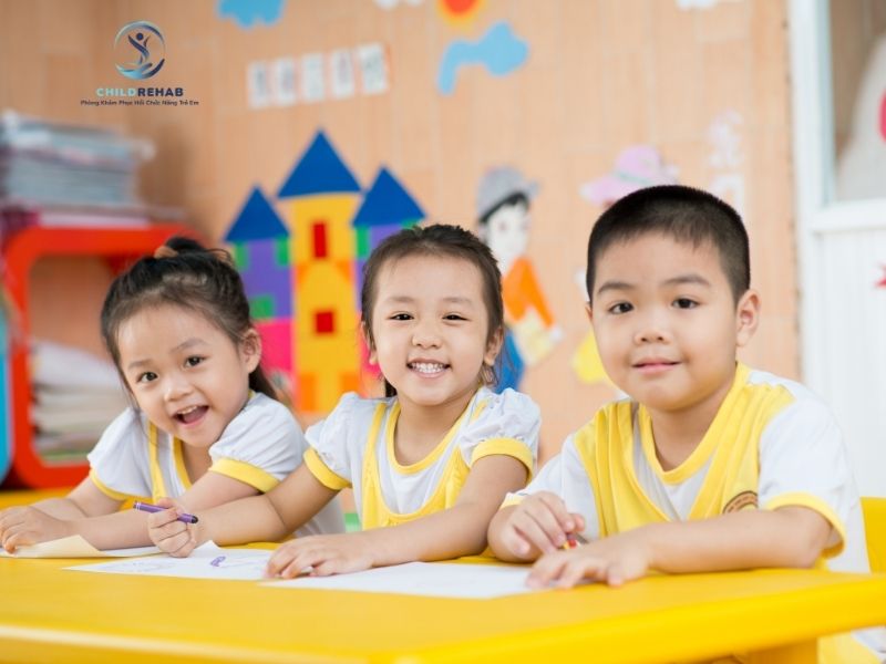 Trẻ Chậm Vận Động Có Tự Bắt Kịp Không? 2026 | ChildRehab