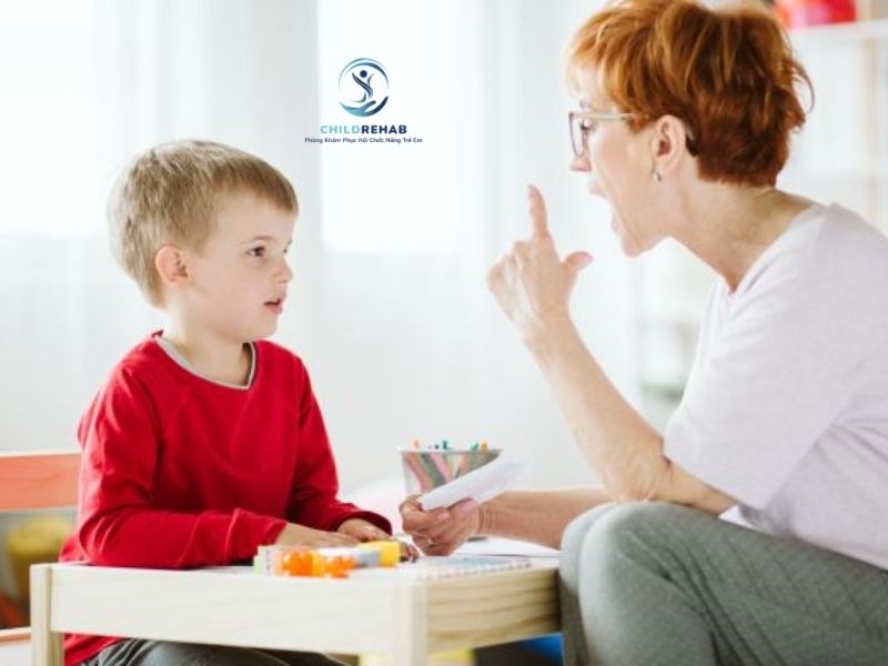 Cha Mẹ Nên Làm Gì Khi Nghi Ngờ Con Chậm Nói? 2026 | ChildRehab