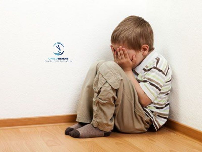 Có Nên Ép Trẻ Nói Khi Con Chậm Nói Không? 2026 | ChildRehab