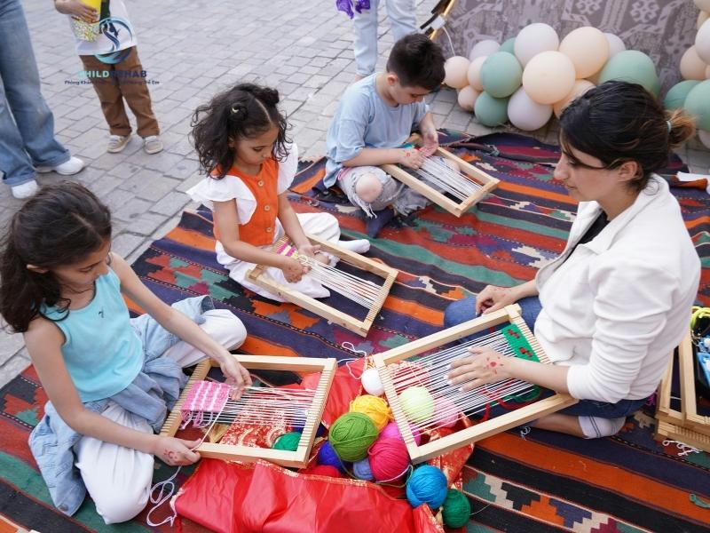 Kỹ Năng Xã Hội Cho Trẻ Là Gì? Hướng Dẫn A–Z 2026 | ChildRehab