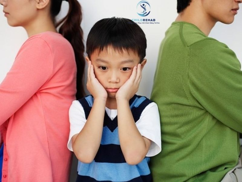 Phụ Huynh Có Nên So Sánh Con Với Người Khác? 2026 | ChildRehab