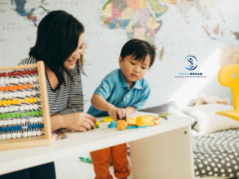 Có Nên Làm Hộ Trẻ Khi Con Làm Chậm? 2026 | ChildRehab