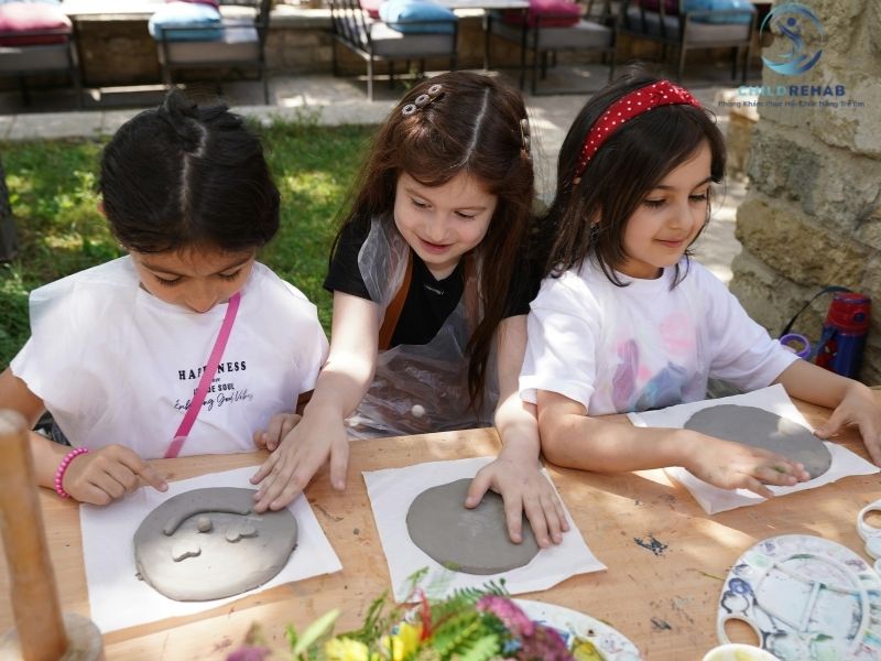 Trẻ Can Thiệp Có Thể Hòa Nhập Bình Thường Không? 2026 | ChildRehab