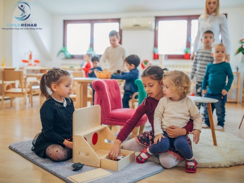 Khi Nào Trẻ Có Thể Đi Học Hòa Nhập? 2026 | ChildRehab