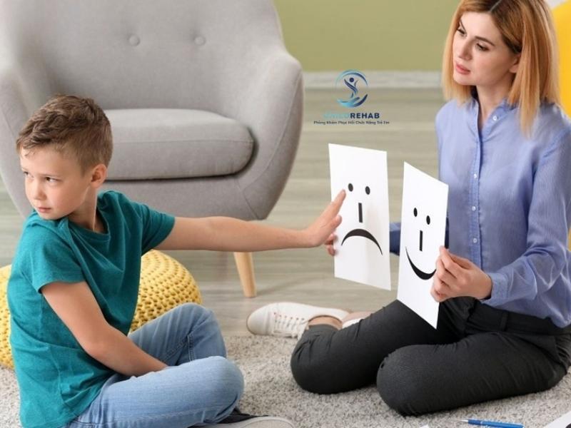 Trẻ Không Thích Tương Tác Với Người Khác 2026 | ChildRehab