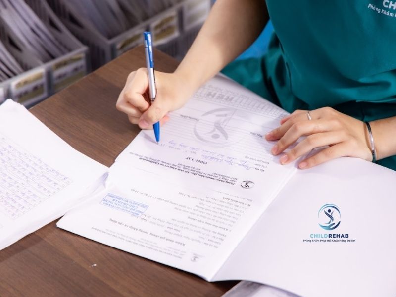 Kinh Nghiệm Đưa Con Đi Can Thiệp Lần Đầu 2026 | ChildRehab