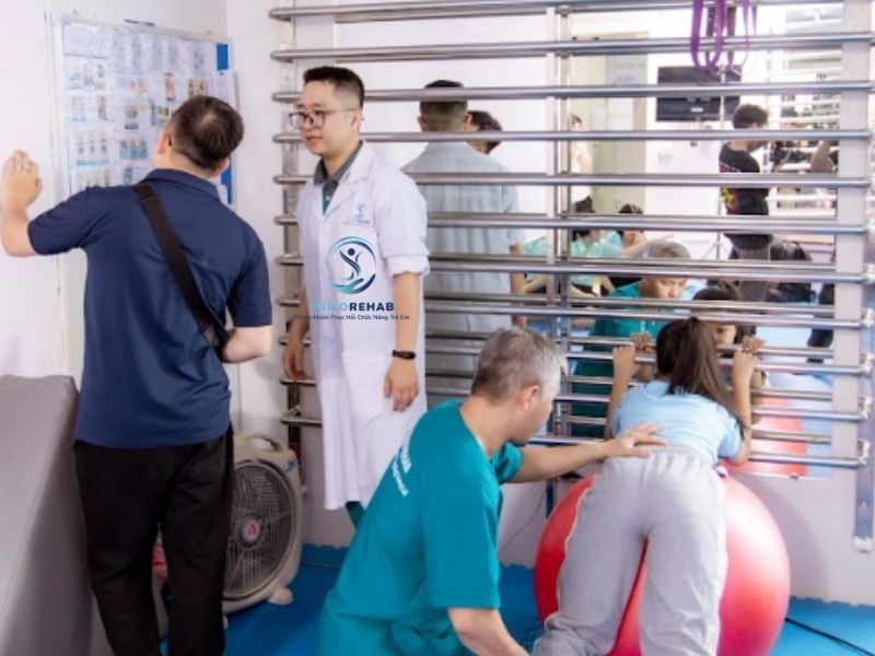 Làm Sao Để Đồng Hành Cùng Con Đúng Cách Trong Giai Đoạn Nhạy Cảm? 2026 | ChildRehab