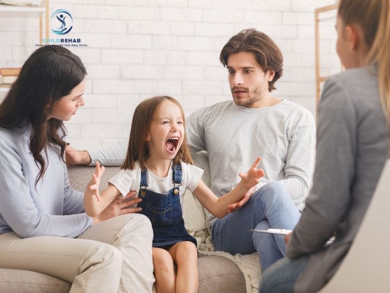 Trẻ Quá Phụ Thuộc Vào Cha Mẹ Là Do Đâu? 2026 | ChildRehab