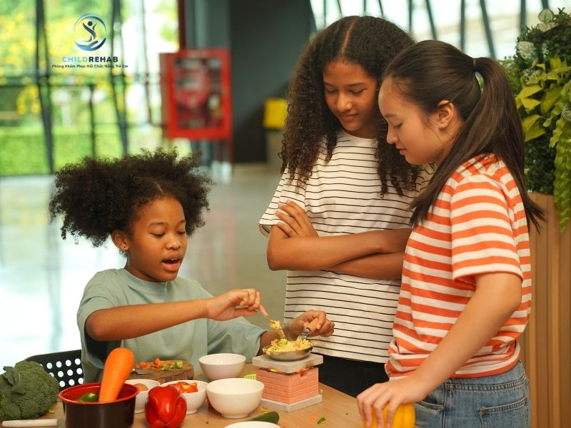 10 Bài Tập Rèn Kỹ Năng Tự Lập Cho Trẻ 2026 | ChildRehab