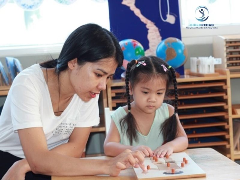 Vai Trò Của Chuyên Gia Trong Dạy Trẻ Tự Lập 2026 | ChildRehab