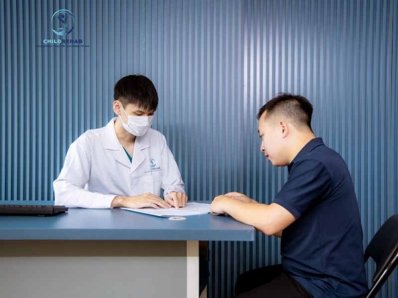 Phụ Huynh Thường Hỏi Gì Khi Đưa Trẻ Đến ChildRehab Láng Hà Nội? 2026