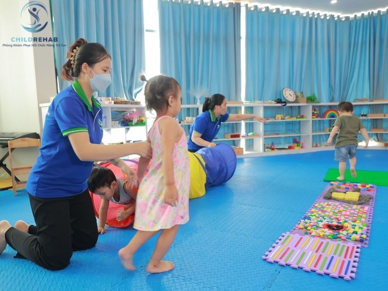 Phụ Huynh Hà Đông Thường Lo Lắng Điều Gì Khi Cho Trẻ Đi Can Thiệp?