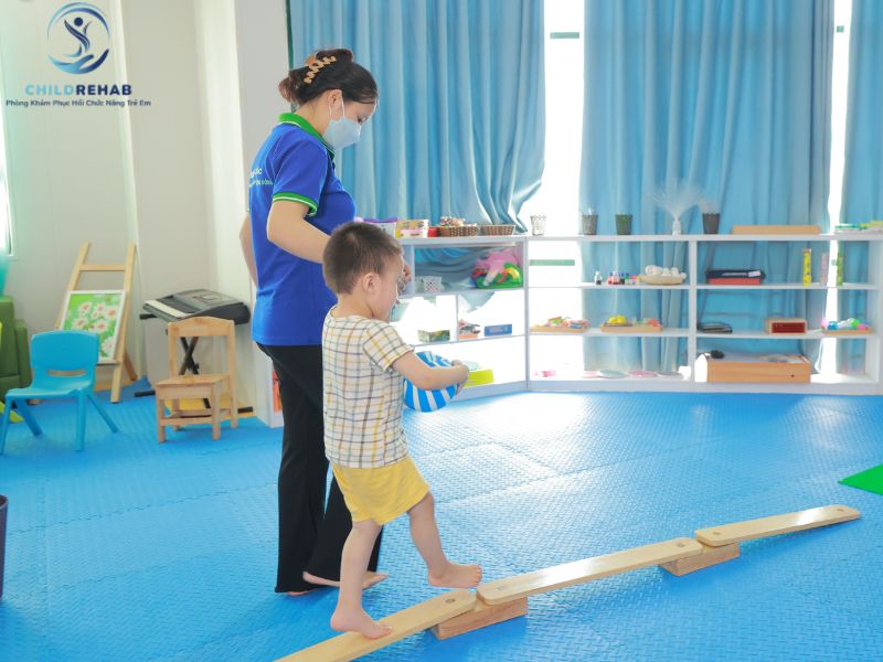 Hoạt Động Trị Liệu Cho Trẻ Tự Kỷ 2026 | ChildRehab