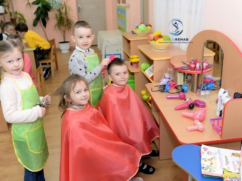Làm Sao Giúp Trẻ Đặc Biệt Hòa Nhập Tốt Hơn Với Bạn Bè? 2026 | ChildRehab