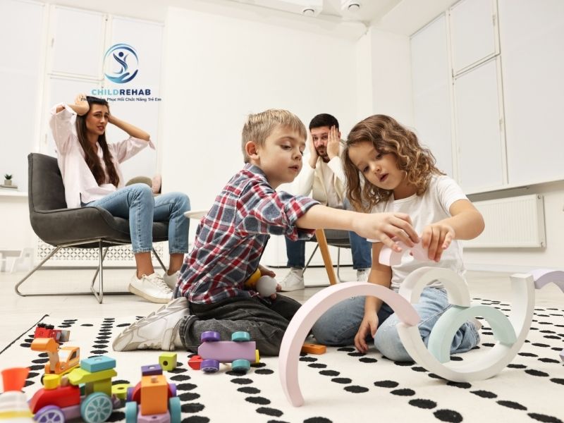 Trẻ Khó Tập Trung Khi Đi Học Phụ Huynh Nên Làm Gì? 2026 | ChildRehab