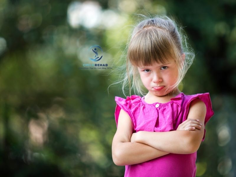 Trẻ Đặc Biệt Có Nên Vào Lớp 1 Đúng Tuổi Không? 2026 | ChildRehab