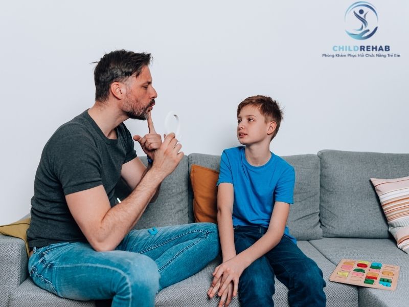 Gợi ý các bài tập luyện nói đơn giản giúp trẻ cải thiện giao tiếp mỗi ngày.