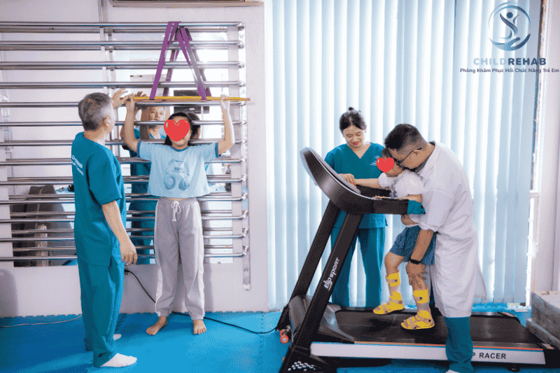 Bài tập tăng sức cơ cho trẻ yếu tay chân