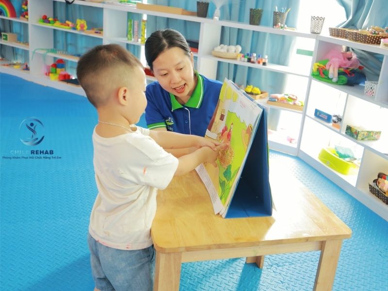 Quá trình hỗ trợ trẻ chậm nói 3 tuổi tại ChildRehab Láng và những thay đổi sau can thiệp