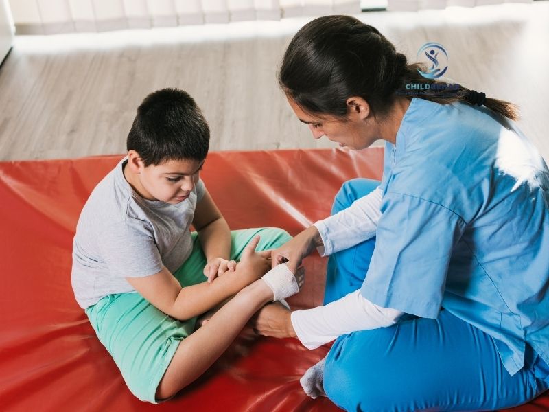 Cách cha mẹ nói chuyện mỗi ngày có thể ảnh hưởng rất lớn đến khả năng tương tác và hợp tác của trẻ.