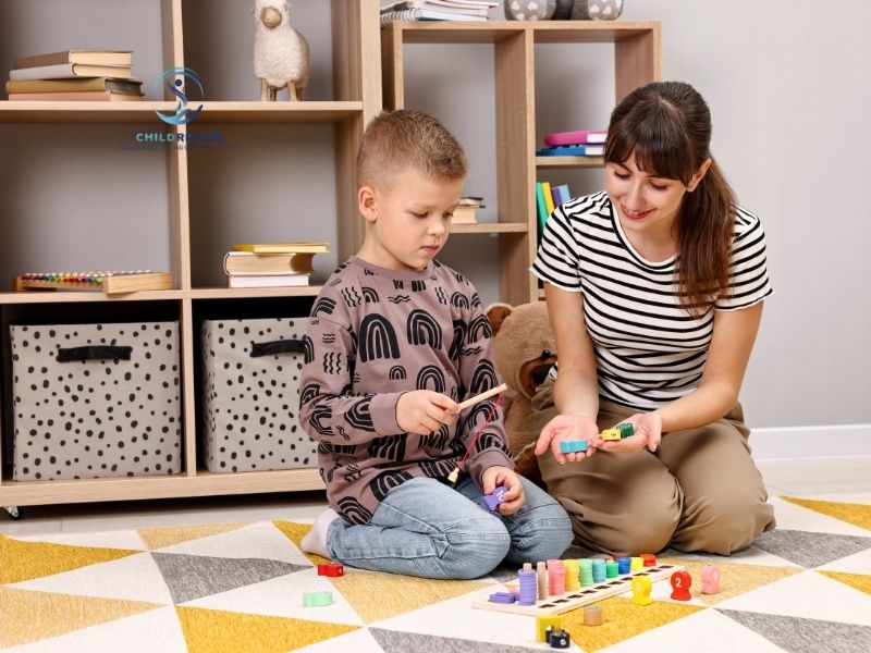 Hướng dẫn lựa chọn hình ảnh phù hợp với nhu cầu giao tiếp của trẻ.