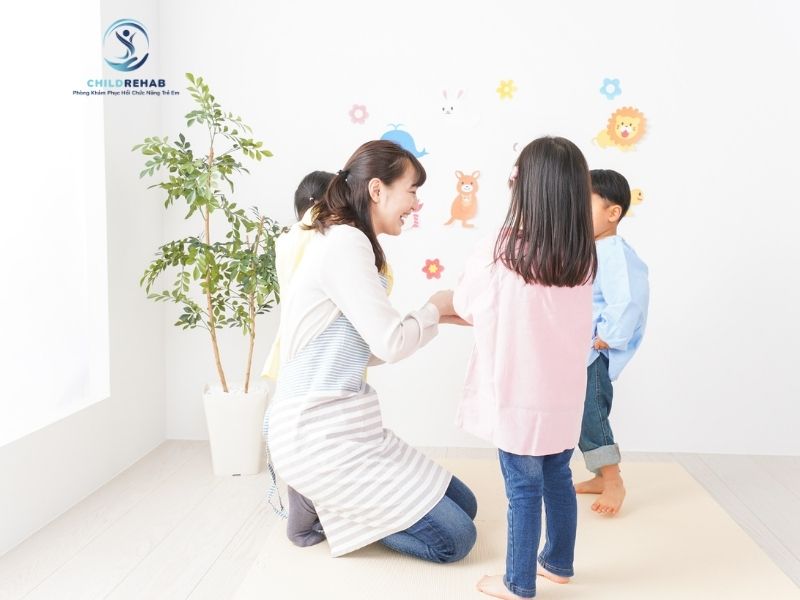 Quy trình đánh giá giúp xác định mức độ tăng động và hướng hỗ trợ phù hợp.