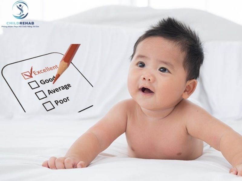 Các mốc phát triển quan trọng cần đánh giá ở trẻ 0–6 tháng tuổi.