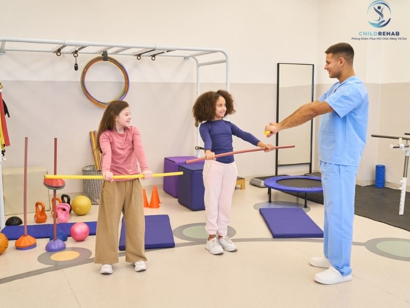 Đánh giá khả năng vận động thô và tinh của trẻ theo độ tuổi