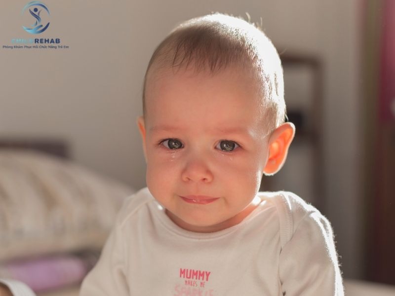 Tìm hiểu các dấu hiệu tự kỷ ở trẻ 18 tháng