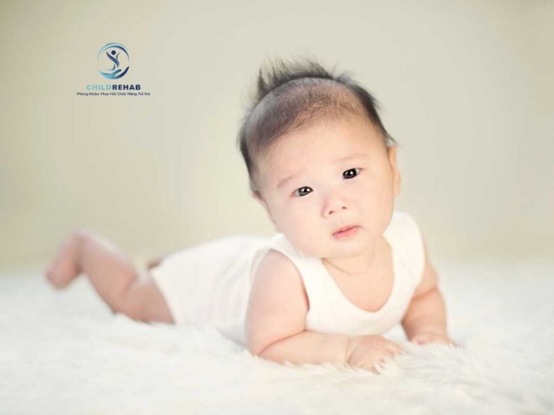 Thời gian cải thiện vẹo cổ ở trẻ phụ thuộc vào mức độ, độ tuổi và cách can thiệp.