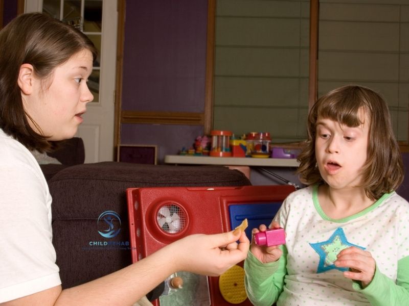 Phân biệt trị liệu cảm xúc và điều hòa cảm giác.