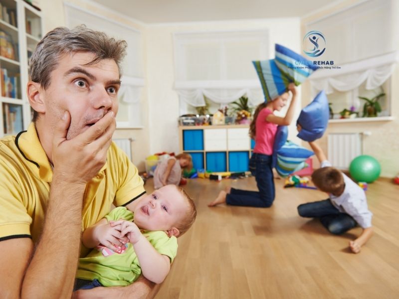 Mất kiên nhẫn với con không chỉ là chuyện tính cách, mà thường đến từ nhiều áp lực âm thầm kéo dài.