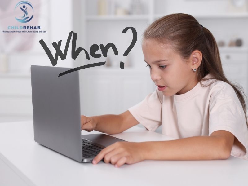 Khi nào trẻ bị sai tư thế cần được đánh giá chuyên môn?