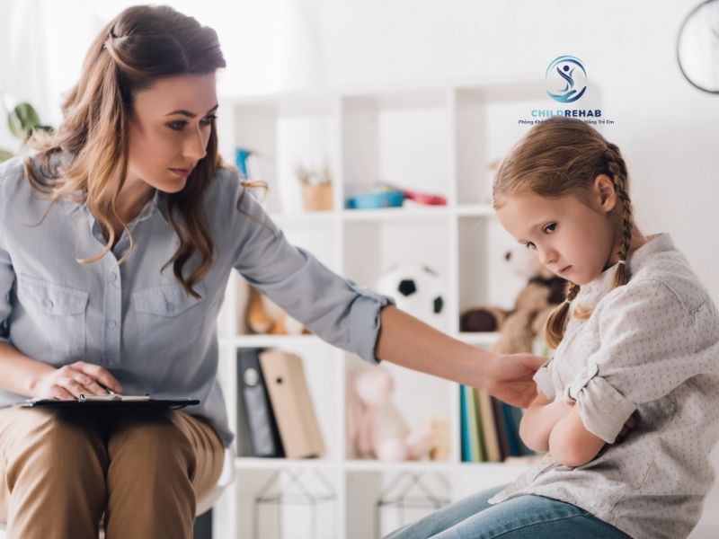 Tổng hợp các yếu tố di truyền, thần kinh và môi trường liên quan đến tự kỷ.