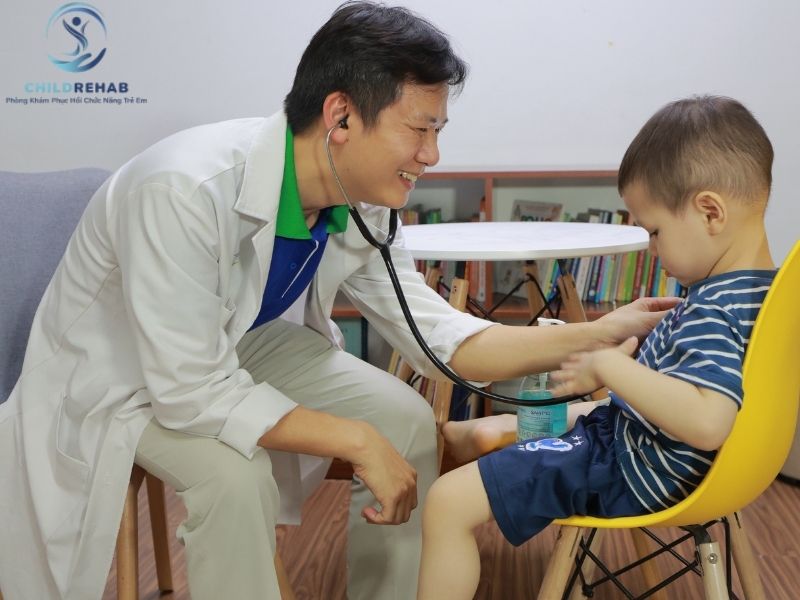Trẻ bệnh thần kinh cơ dễ suy giảm hô hấp, cần can thiệp phục hồi phù hợp.