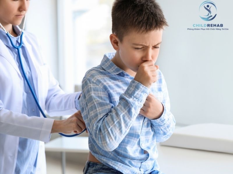 Tìm hiểu quy trình đánh giá, trị liệu và theo dõi khi trẻ tham gia phục hồi chức năng hô hấp tại phòng khám.